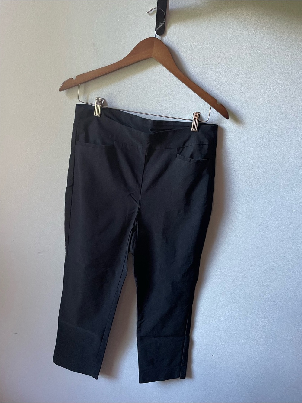 Chico's Black Capri Leggings
